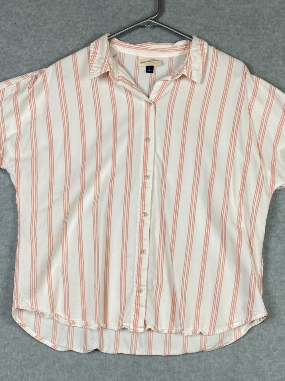 Universal Thread Women's Collared Button-Up - Size L - Picture 2 of 5